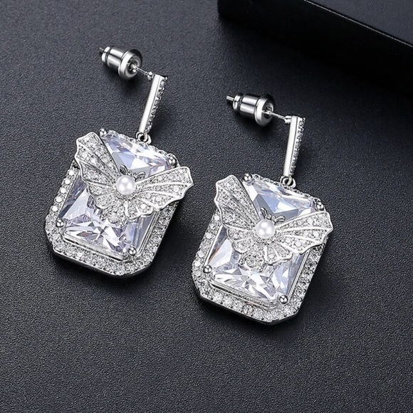 🎁 The Niessia Butterfly Zircon Earrings - Picture 5 of 6
